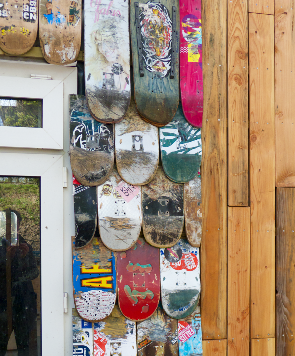 illustratie gevelbekleding met skateboards